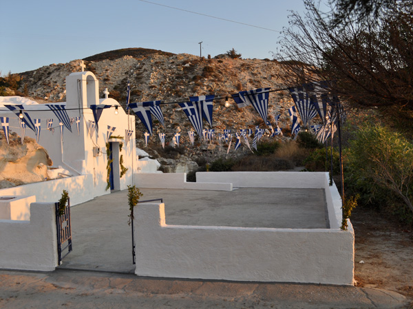 Aspects de Milos, l'île volcanique des Cyclades où fut retrouvée la Vénus de Milo. Septembre 2011.