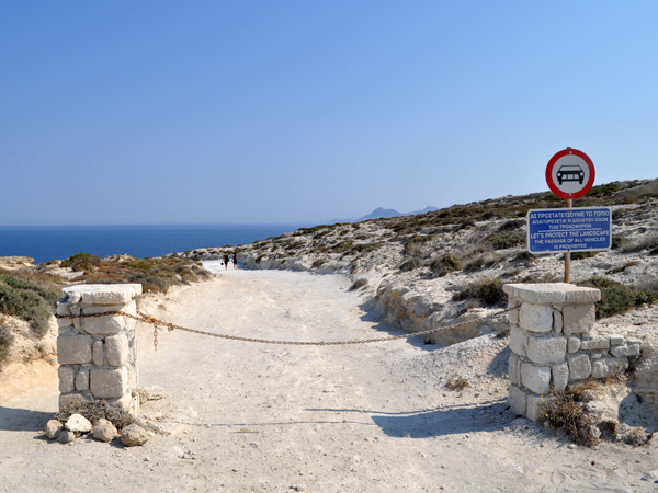 Aspects de Milos, l'île volcanique des Cyclades où fut retrouvée la Vénus de Milo. Septembre 2011.