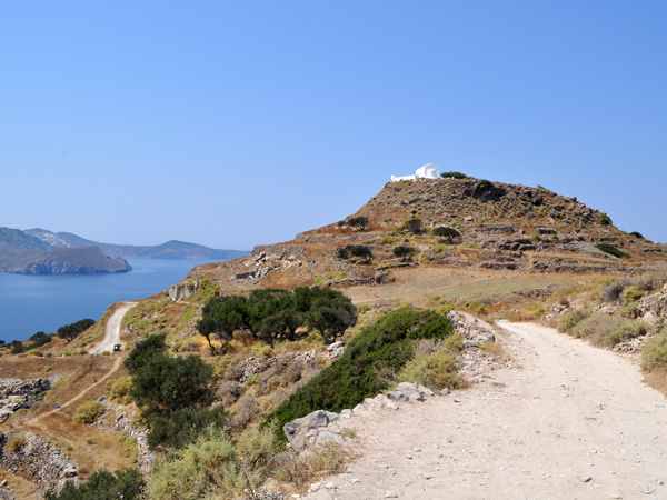 Aspects de Milos, l'île volcanique des Cyclades où fut retrouvée la Vénus de Milo. Septembre 2011.