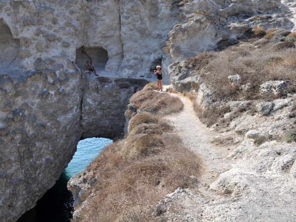 Aspects de Milos, l'île volcanique des Cyclades où fut retrouvée la Vénus de Milo. Septembre 2011.