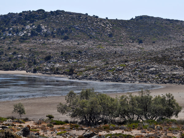 Aspects de Milos, l'île volcanique des Cyclades où fut retrouvée la Vénus de Milo. Septembre 2011.