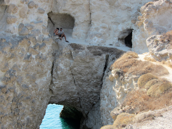 Aspects de Milos, l'île volcanique des Cyclades où fut retrouvée la Vénus de Milo. Septembre 2011.