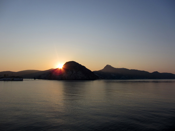 Aspects de Milos, l'île volcanique des Cyclades où fut retrouvée la Vénus de Milo. Septembre 2011.