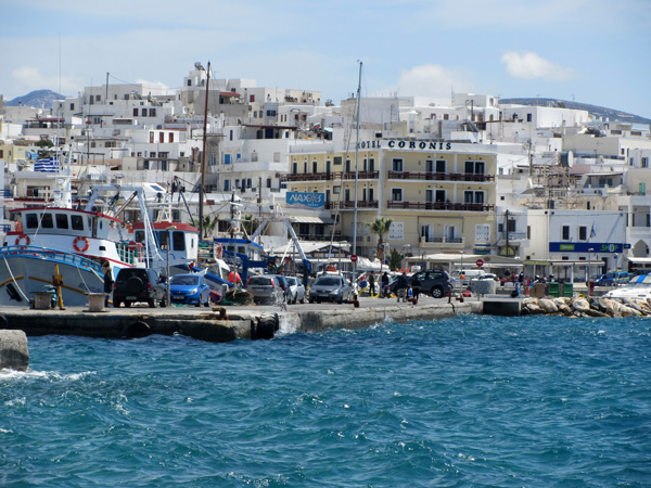 Naxos, plus grande et plus haute île des Cyclades, avril 2012.