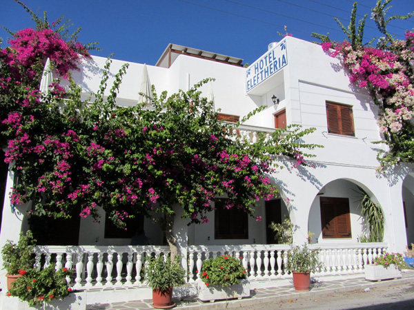 Hotel Eleftheria, Livadia, Parikia, sur l'île de Paros, septembre 2011.