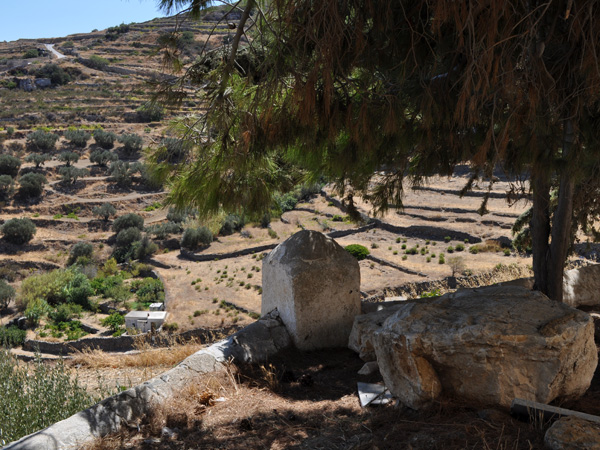 Aspects de Paros: Lefkes, septembre 2011.