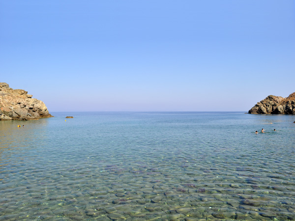 Aspects de Sifnos, une île peu connue des Cyclades, dont la gastronomie est très réputée. Septembre 2011.