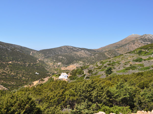 Aspects de Sifnos, une île peu connue des Cyclades, dont la gastronomie est très réputée. Septembre 2011.