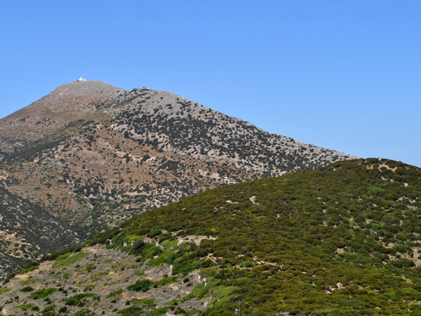 Aspects de Sifnos, une île peu connue des Cyclades, dont la gastronomie est très réputée. Septembre 2011.