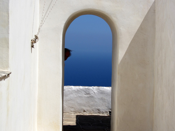 Aspects de Sifnos, une île peu connue des Cyclades, dont la gastronomie est très réputée. Septembre 2011.