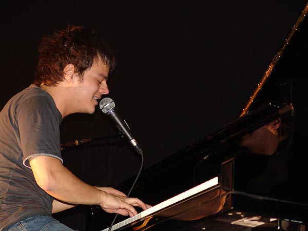 Montreux Jazz Festival 2004: Jamie Cullum, April 22, concert at the Press Conference