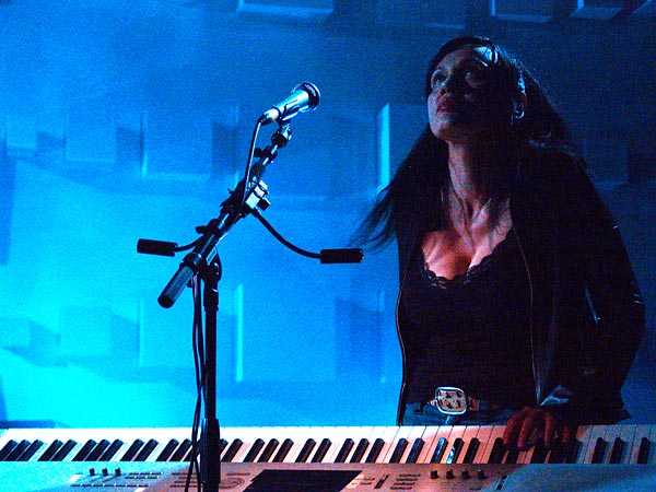 Montreux Jazz Festival 2005: Natasha Shneider (Queens of the Stone Age), July 2, Miles Davis Hall