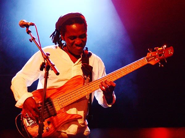 Montreux Jazz Festival 2005: Richard Bona (Steps Ahead), July 4, 2005, Casino Barrière