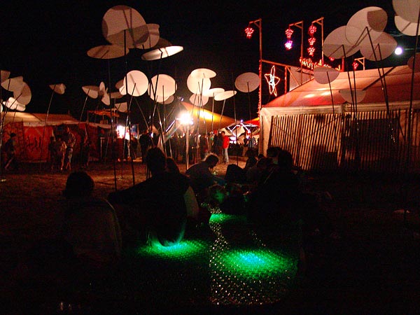 Ambiances du Paléo Festival 2005, jeudi 21 juillet 2005.