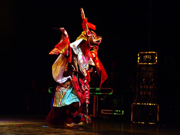 Paléo Festival 2005: Tbt'Cham, les moines Bönpös du Tibet, dimanche 24 juillet, Dôme.