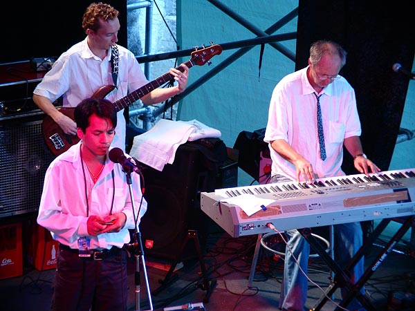 Bonny B, world blues au World Music Festival d'Oron, 30 juillet 2005.