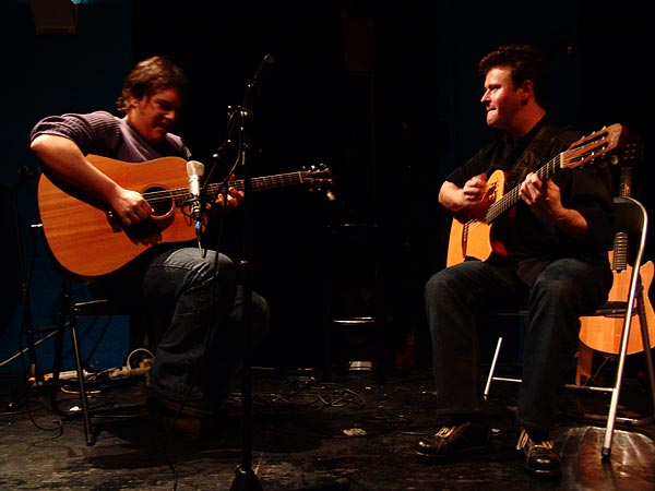 Fin du concert de Sylvain Luc, duo avec Nicola Oliva (1er prix), Nuits de la Guitare, Chorus Lausanne, vendredi 4 novembre 2005.