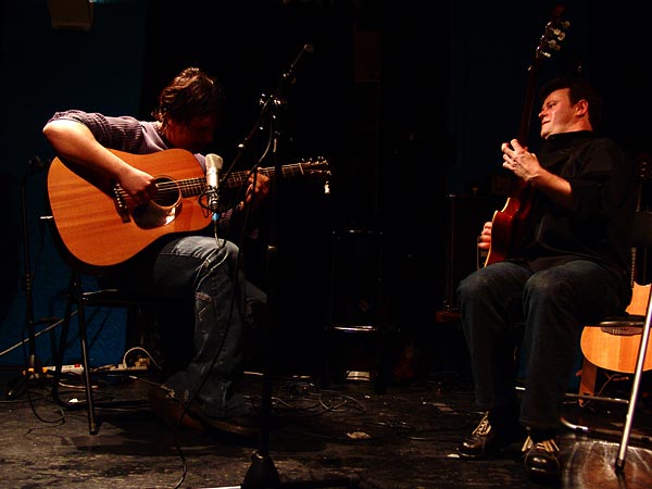 Fin du concert de Sylvain Luc, duo avec Nicola Oliva (1er prix), Nuits de la Guitare, Chorus Lausanne, vendredi 4 novembre 2005.