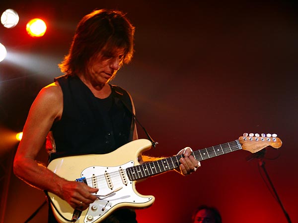 Blue Balls Festival 2006, Lucerne: Jeff Beck, Luzernersaal KKL, mercredi 26 juillet 2006. Jeff Beck (guitar), Randy Hope-Taylor (bass), Jason Rebello (keyboards), Vinnie Colaiuta (drums).