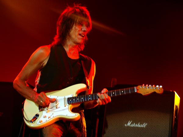 Blue Balls Festival 2006, Lucerne: Jeff Beck, Luzernersaal KKL, mercredi 26 juillet 2006. Jeff Beck (guitar), Randy Hope-Taylor (bass), Jason Rebello (keyboards), Vinnie Colaiuta (drums).