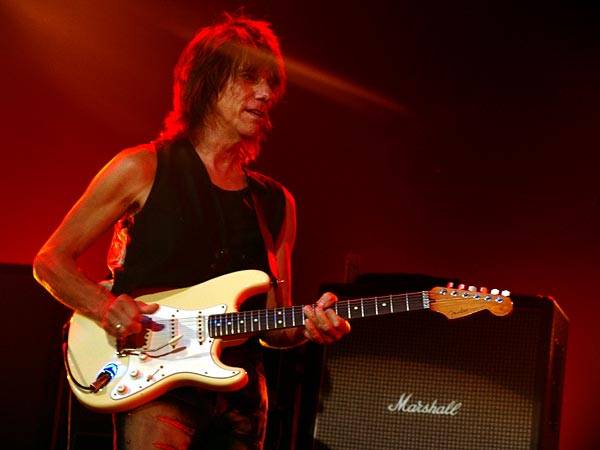 Blue Balls Festival 2006, Lucerne: Jeff Beck, Luzernersaal KKL, mercredi 26 juillet 2006. Jeff Beck (guitar), Randy Hope-Taylor (bass), Jason Rebello (keyboards), Vinnie Colaiuta (drums).