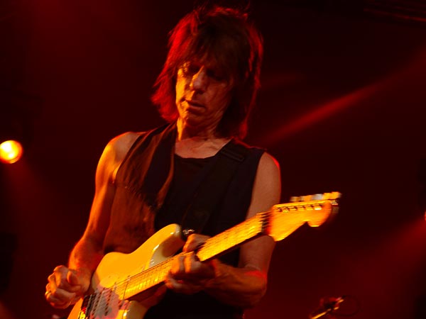 Blue Balls Festival 2006, Lucerne: Jeff Beck, Luzernersaal KKL, mercredi 26 juillet 2006. Jeff Beck (guitar), Randy Hope-Taylor (bass), Jason Rebello (keyboards), Vinnie Colaiuta (drums).