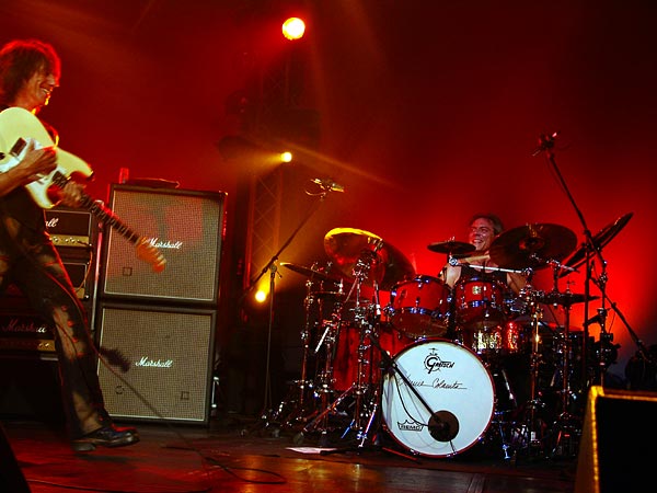 Blue Balls Festival 2006, Lucerne: Jeff Beck, Luzernersaal KKL, mercredi 26 juillet 2006. Jeff Beck (guitar), Randy Hope-Taylor (bass), Jason Rebello (keyboards), Vinnie Colaiuta (drums).