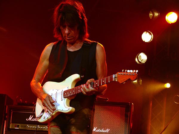 Blue Balls Festival 2006, Lucerne: Jeff Beck, Luzernersaal KKL, mercredi 26 juillet 2006. Jeff Beck (guitar), Randy Hope-Taylor (bass), Jason Rebello (keyboards), Vinnie Colaiuta (drums).