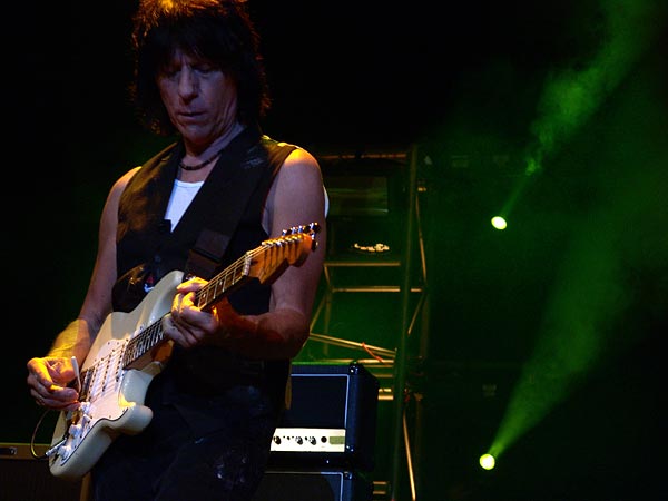 Montreux Jazz Festival 2007: Jeff Beck (feat. Vinnie Colaiuta on drums, Jason Rebello on keyboards and Tal Wilkenfeld on bass), July 15, Auditorium Stravinski