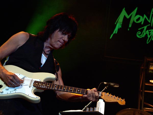 Montreux Jazz Festival 2007: Jeff Beck (feat. Vinnie Colaiuta on drums, Jason Rebello on keyboards and Tal Wilkenfeld on bass), July 15, Auditorium Stravinski