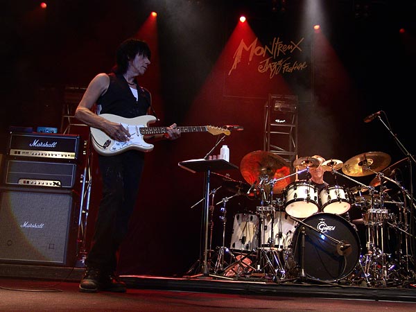 Montreux Jazz Festival 2007: Jeff Beck (feat. Vinnie Colaiuta on drums, Jason Rebello on keyboards and Tal Wilkenfeld on bass), July 15, Auditorium Stravinski