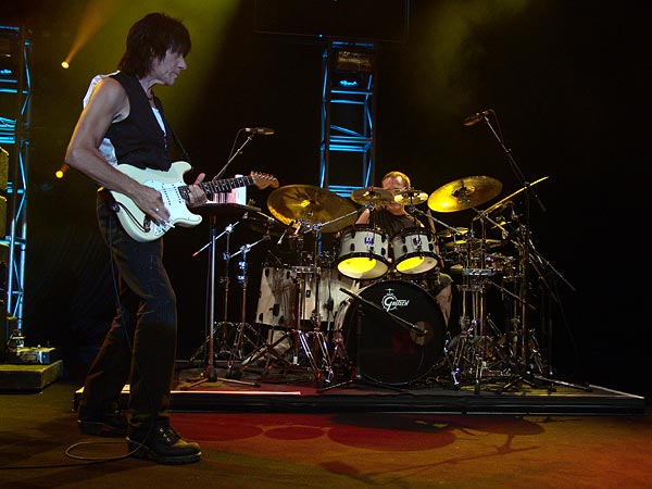 Montreux Jazz Festival 2007: Jeff Beck (feat. Vinnie Colaiuta on drums, Jason Rebello on keyboards and Tal Wilkenfeld on bass), July 15, Auditorium Stravinski