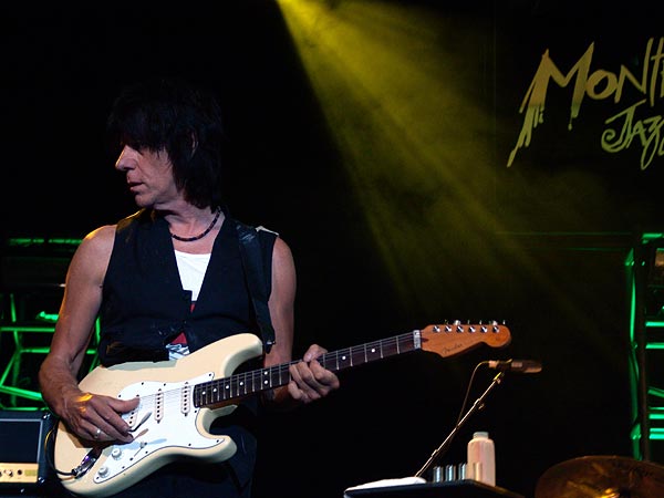 Montreux Jazz Festival 2007: Jeff Beck (feat. Vinnie Colaiuta on drums, Jason Rebello on keyboards and Tal Wilkenfeld on bass), July 15, Auditorium Stravinski