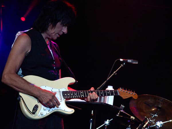 Montreux Jazz Festival 2007: Jeff Beck (feat. Vinnie Colaiuta on drums, Jason Rebello on keyboards and Tal Wilkenfeld on bass), July 15, Auditorium Stravinski