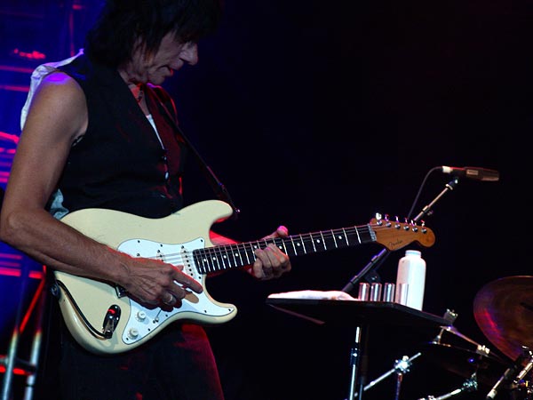 Montreux Jazz Festival 2007: Jeff Beck (feat. Vinnie Colaiuta on drums, Jason Rebello on keyboards and Tal Wilkenfeld on bass), July 15, Auditorium Stravinski