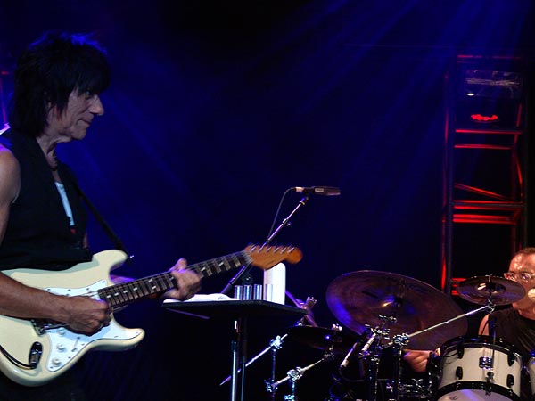 Montreux Jazz Festival 2007: Jeff Beck (feat. Vinnie Colaiuta on drums, Jason Rebello on keyboards and Tal Wilkenfeld on bass), July 15, Auditorium Stravinski