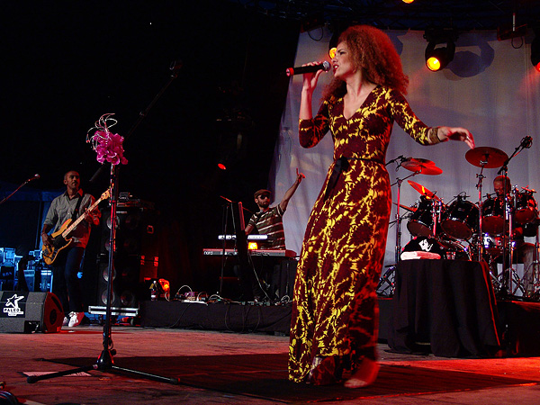 Paléo Festival 2008: Vanessa de Mata, Dôme, mardi 22 juillet 2008.