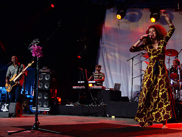 Paléo Festival 2008: Vanessa de Mata, Dôme, mardi 22 juillet 2008.