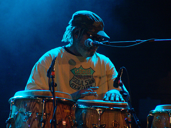 Montreux Jazz Festival 2009: Derek Trucks Band, July 9, Auditorium Stravinski. Derek Trucks gt, Todd Smallie bs, Yonrico Scott dms, Count M'Butu perc, Kofi Burbridge kbs, Mike Mattison voc.