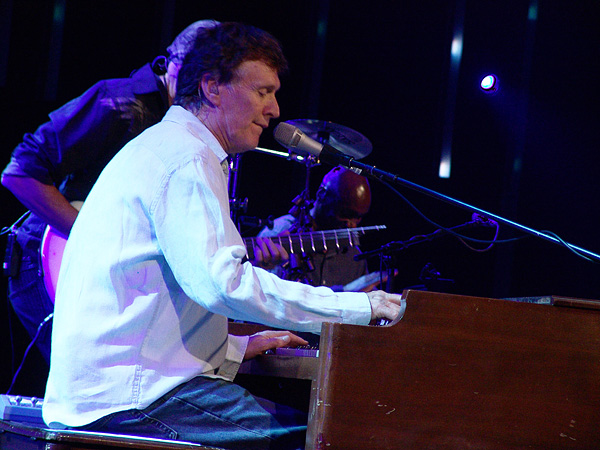 Montreux Jazz Festival 2009: Steve Winwood, July 9, Auditorium Stravinski. Steve Winwood org, gt, voc, Paul Booth sax, org, fl, Richard Bailey dms, Karl van den Boosche perc, José Net gt.