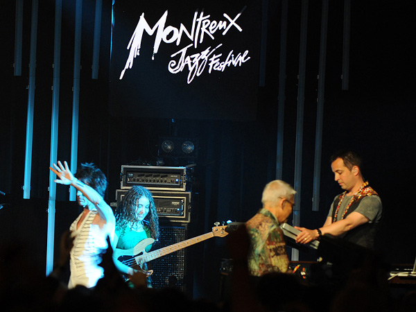 Montreux Jazz Festival 2009: Jeff Beck, July 17, Miles Davis Hall. Jeff Beck guitar, Tal Wilkenfeld bass, Jason Rebello keyboards, Vinnie Colaiuta drums.