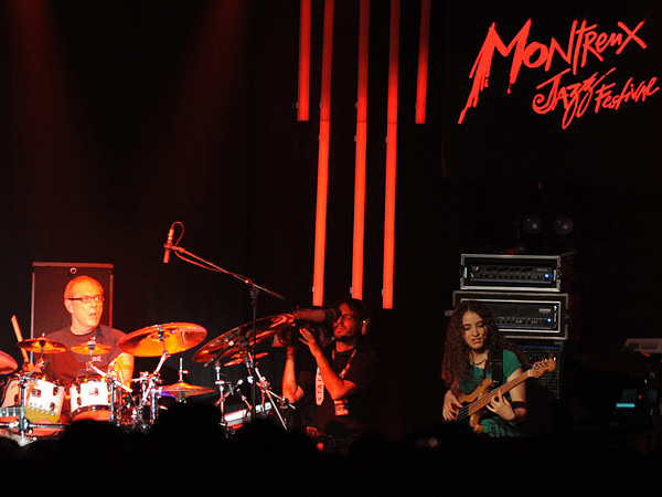 Montreux Jazz Festival 2009: Jeff Beck, July 17, Miles Davis Hall. Jeff Beck guitar, Tal Wilkenfeld bass, Jason Rebello keyboards, Vinnie Colaiuta drums.