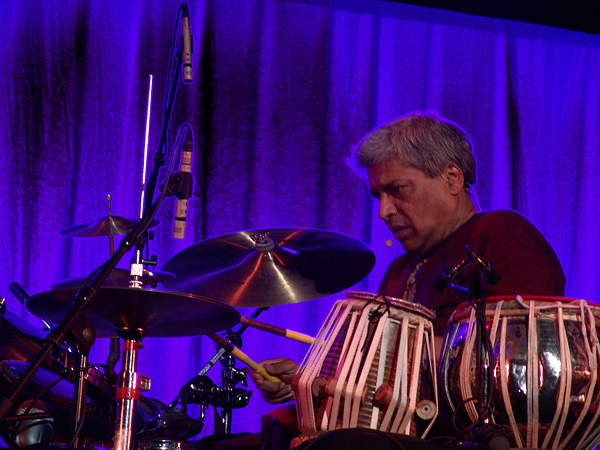 Paléo Festival 2009: Trilok Gurtu, mardi 21 juillet 2009, Le Dôme.