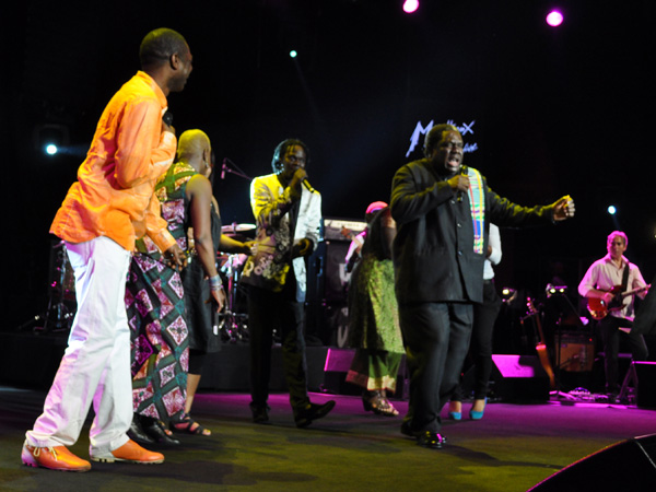 Montreux Jazz Festival 2010: Angélique Kidjo and Friends (feat. Baaba Maal, Asa, Vusi Mahlasela, Sayon Bamba Camara, Zamo Mbutho, Stella Khumalo, Faith Kekana, Youssou N'Dour), July 9, Auditorium Stravinski. Angélique Kidjo célèbre Mama Africa: hommage à Myriam Makeba.