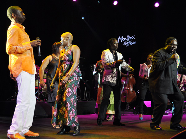 Montreux Jazz Festival 2010: Angélique Kidjo and Friends (feat. Baaba Maal, Asa, Vusi Mahlasela, Sayon Bamba Camara, Zamo Mbutho, Stella Khumalo, Faith Kekana, Youssou N'Dour), July 9, Auditorium Stravinski. Angélique Kidjo célèbre Mama Africa: hommage à Myriam Makeba.