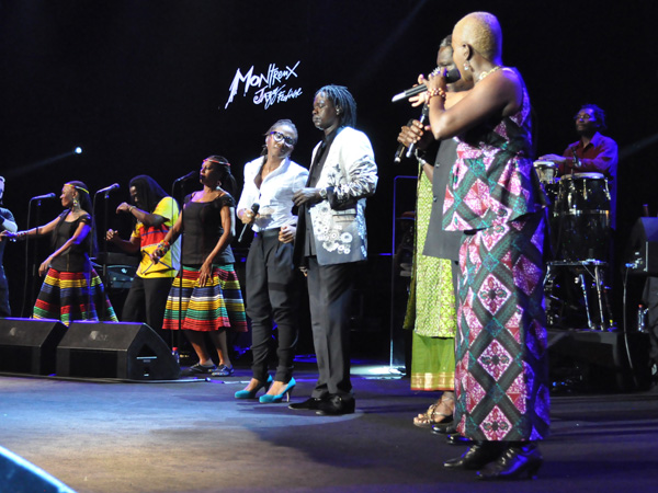 Montreux Jazz Festival 2010: Angélique Kidjo and Friends (feat. Baaba Maal, Asa, Vusi Mahlasela, Sayon Bamba Camara, Zamo Mbutho, Stella Khumalo, Faith Kekana, Youssou N'Dour), July 9, Auditorium Stravinski. Angélique Kidjo célèbre Mama Africa: hommage à Myriam Makeba.