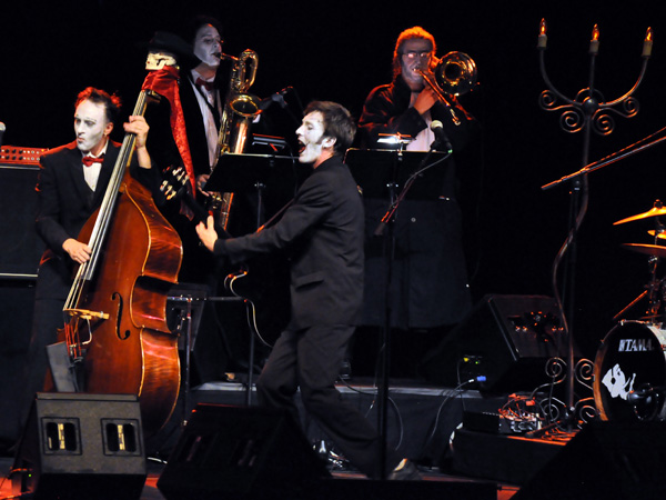 Montreux Jazz Festival 2010: Mac Abbé et le Zombi Orchestra (chanson française, St-Etienne), July 16, Music in the Park (Parc Vernex).