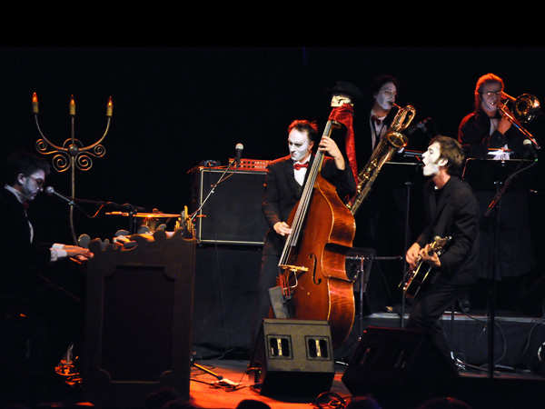 Montreux Jazz Festival 2010: Mac Abbé et le Zombi Orchestra (chanson française, St-Etienne), July 16, Music in the Park (Parc Vernex).