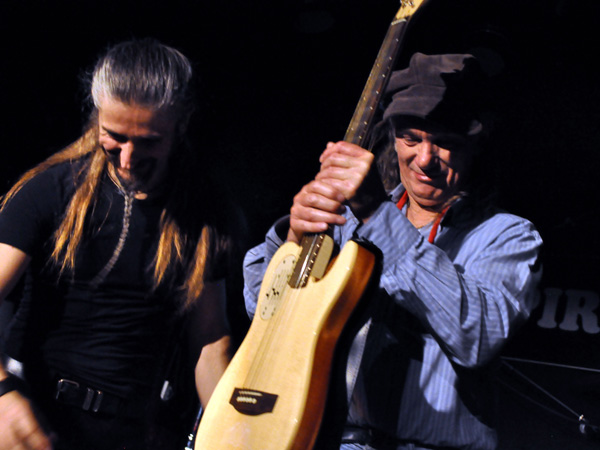 Prog'Résiste Convention, Spirit of 66, Verviers (Belgium), Sunday, October 10, 2010. Francis Décamps (Ange, Gens de la Lune) rejoint Lazuli pour «Cap'taine Coeur de Miel»...