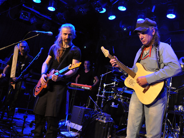 Prog'Résiste Convention, Spirit of 66, Verviers (Belgium), Sunday, October 10, 2010. Francis Décamps (Ange, Gens de la Lune) rejoint Lazuli pour «Cap'taine Coeur de Miel»...